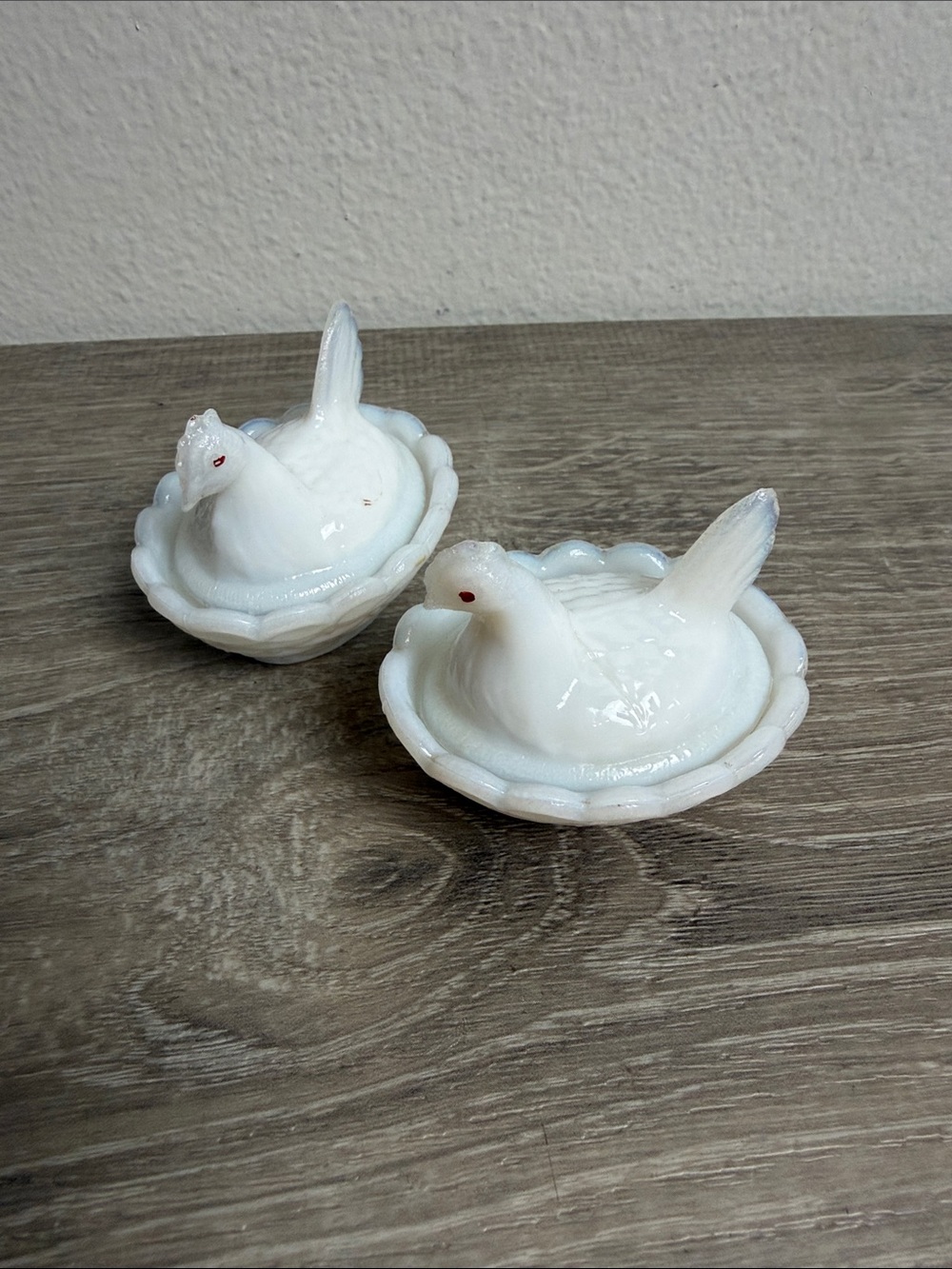 Vintage Westmoreland White Opal Glass Hen On Nest Mini Salt Cellar Basketweave - Picture 2 of 7